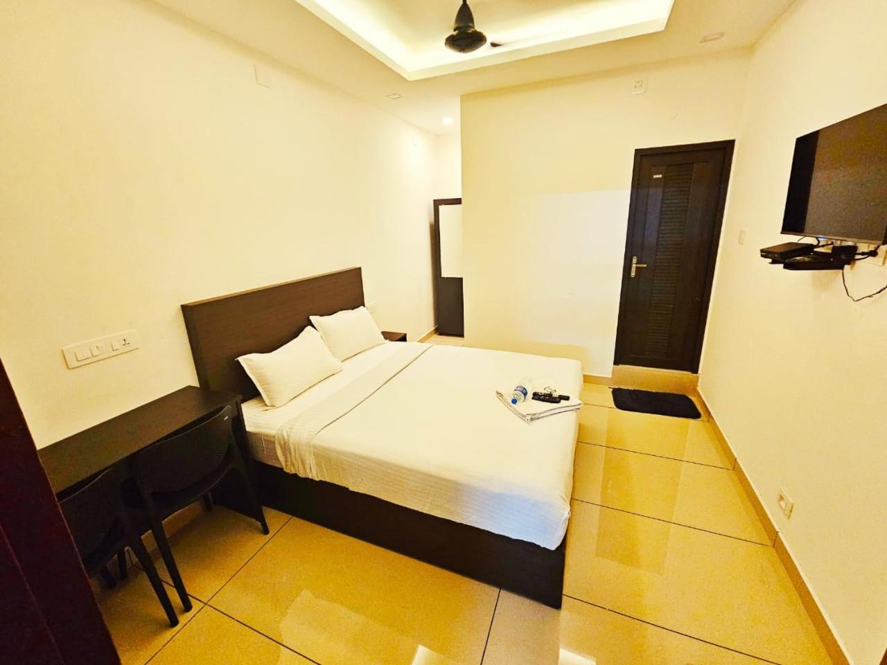 Apsara Residency Hotel Perintalmanna Exterior foto