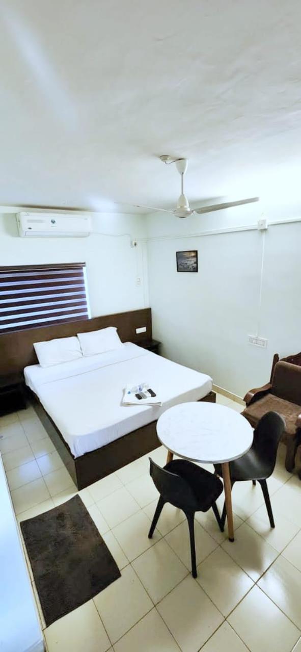 Apsara Residency Hotel Perintalmanna Exterior foto